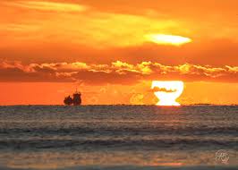 Attēlu rezultāti vaicājumam “Etruscan Vase Omega Sun”