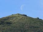 The Moon rises over San Bruno - via Daymix