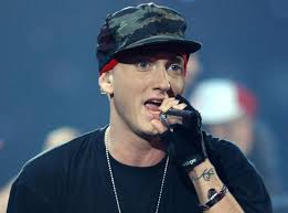Vidéo : Eminem : il dévoile le clip de &quot;Survival, ainsi que le tracklisting de son album &quot;Marshall Mathers LP 2&quot; ! 11/10/2013; 15h15. Commentaires7 - Video-Eminem-il-devoile-le-clip-de-Survival-ainsi-que-le-tracklisting-de-son-album-Marshall-Mathers-LP-2_portrait_w674