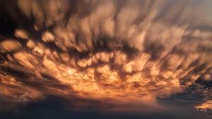 Attēlu rezultāti vaicājumam “Mammatus”