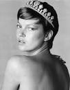 KATE MOSS NUDE crown pour Vogue France 2002 - picture_7