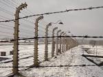concentration camp on - via Daymix