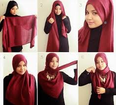 Cara Memakai Jilbab Segi Tiga
