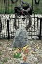 Johnny Appleseed gravesite