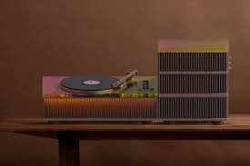 Old Future Turntable and Speaker