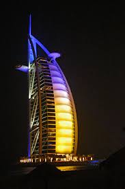 Aqui el hotel del SIGLO XXII... :O Impresionante... Dubai