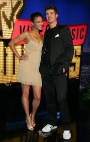 robin thicke and wife