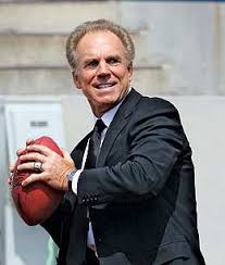 Roger Staubach Retires As CEO