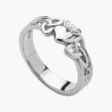 celtic knot claddagh ring