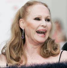 ursula andress