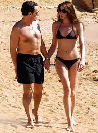 Carla Bruni hot