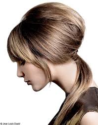 coiffure simple cheveux mi long