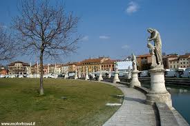 Mostra immagine a dimensione intera