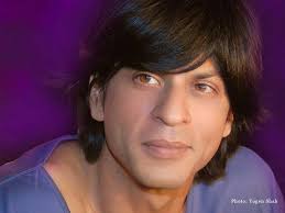 http://t0.gstatic.com/images?q=tbn:HKgsUEt3s5jJFM:http://www.buzz18.com/media/picdownload/wallpapers/srk_1024x768.jpg