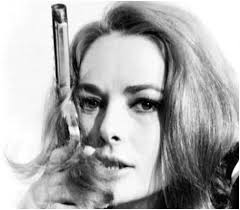 Karin Dor en Sólo se vive 2