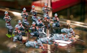 miniature toy soldiers