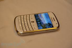 blackberry white bold 9700