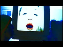 Gwen Stefani - Trapped In A Box