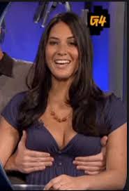 Olivia Munn hot