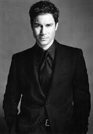 Divo_Eric_McCormack.jpg