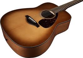 acoustic yamaha guitar