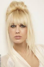 coiffure simple cheveux mi long