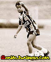 كوووووووووووووووورة Ronaldinho_enfant