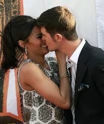 robin thicke and wife
