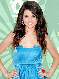 selena gomez age