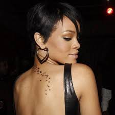 Rihanna and cassie naked!?!!? WTF!!!!