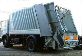 http://t0.gstatic.com/images?q=tbn:XUCouyF2FBjBlM:http://photo.ortho.free.fr/images/transports/camion_poubelle.jpg