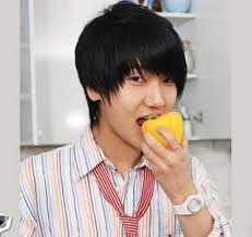 بمناسبة عيد ميلاد yesung Yesung-eat