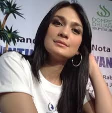 Download video mesum luna maya ariel