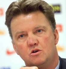 parecidos razonables, gente del futbol - Página 3 Louis-Van-Gaal