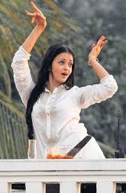 Aishwarya Rai no clothes