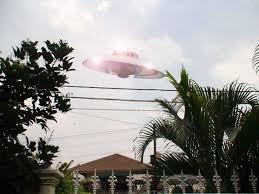 gambar UFO - penampakan UFO / piring terbang di Indonesia dan dunia