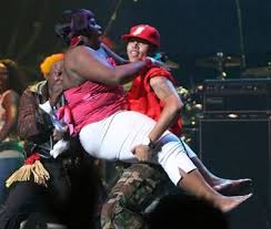 chris brown live