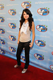 selena gomez age