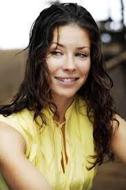 Evangeline Lilly style