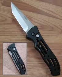 automatic pocket knives