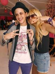 Samantha Ronson tweets she has