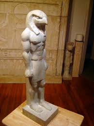 horus statue