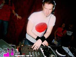 darude