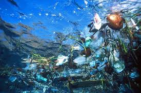  •:*¨`*:•. حياتنا كالبحر!! .•:*¨`*:• Plastic-ocean-trash