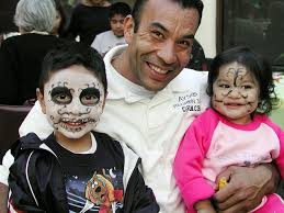 Robert Gutierrez & children. - Robert-Gutierrez