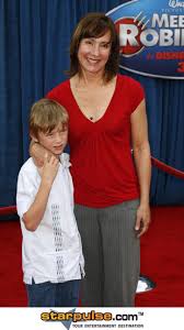 laurie metcalf