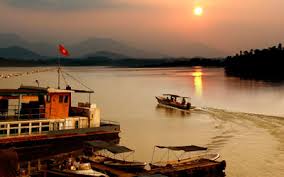 http://t0.gstatic.com/images?q=tbn:icQs-4-Qk8S4aM:http://www.hanhdungtourist.com.vn/hdtiengviet/uploads/News/pic/1253325909.nv.jpg