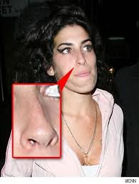 Amy Winehouse cocaine in nose