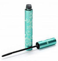 pout mascara