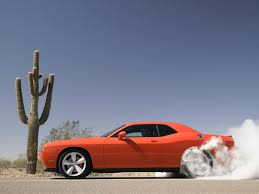 VIDEO: Dodge Challenger SRT8